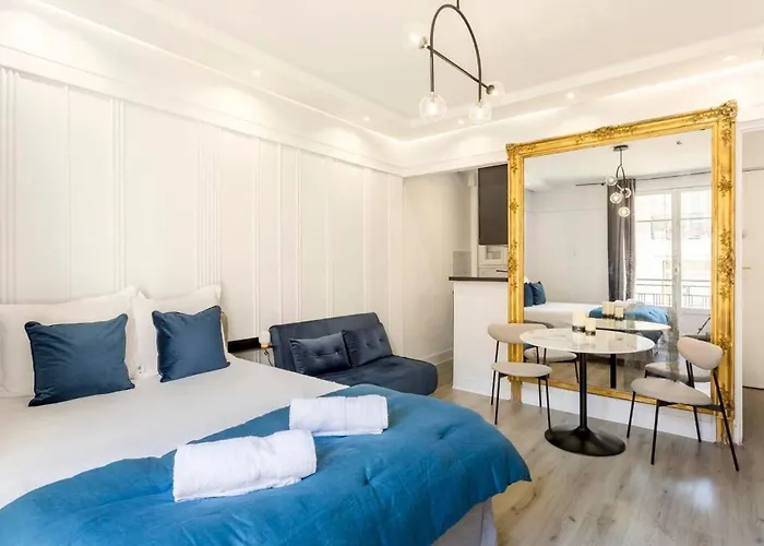 شقة Cozy 17th Near Arc De Triomphe باريس