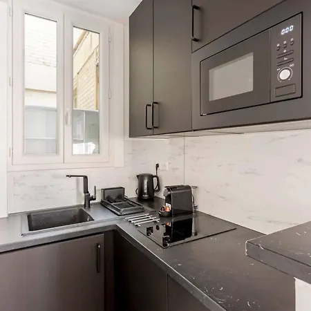 Cozy 17th Near Arc De Triomphe Daire Paris