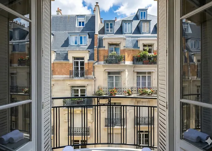 Cozy 17th Near Arc De Triomphe *